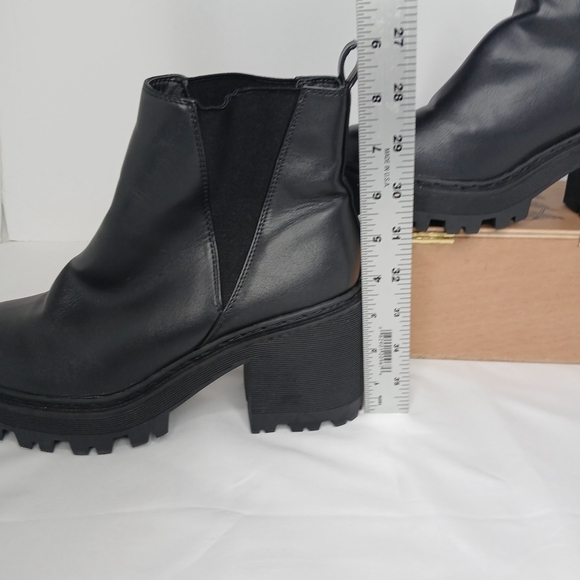 Pretty Little Thing Y2k Chunky Chelsea Boots Black Size 7 Slip-on Whimsy Goth - Picture 3 of 12